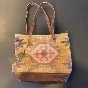 Lost tomb Myra bag